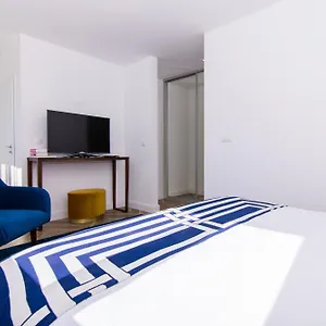 Seafront Luxury Fun Apartment